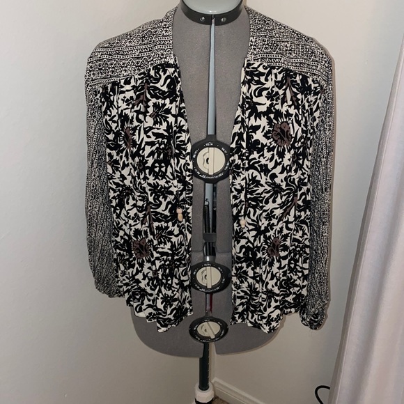 Free People Tops - Free People Cropped Open Blouse